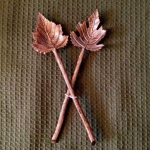 NWOT- Leaf Shaped Servers